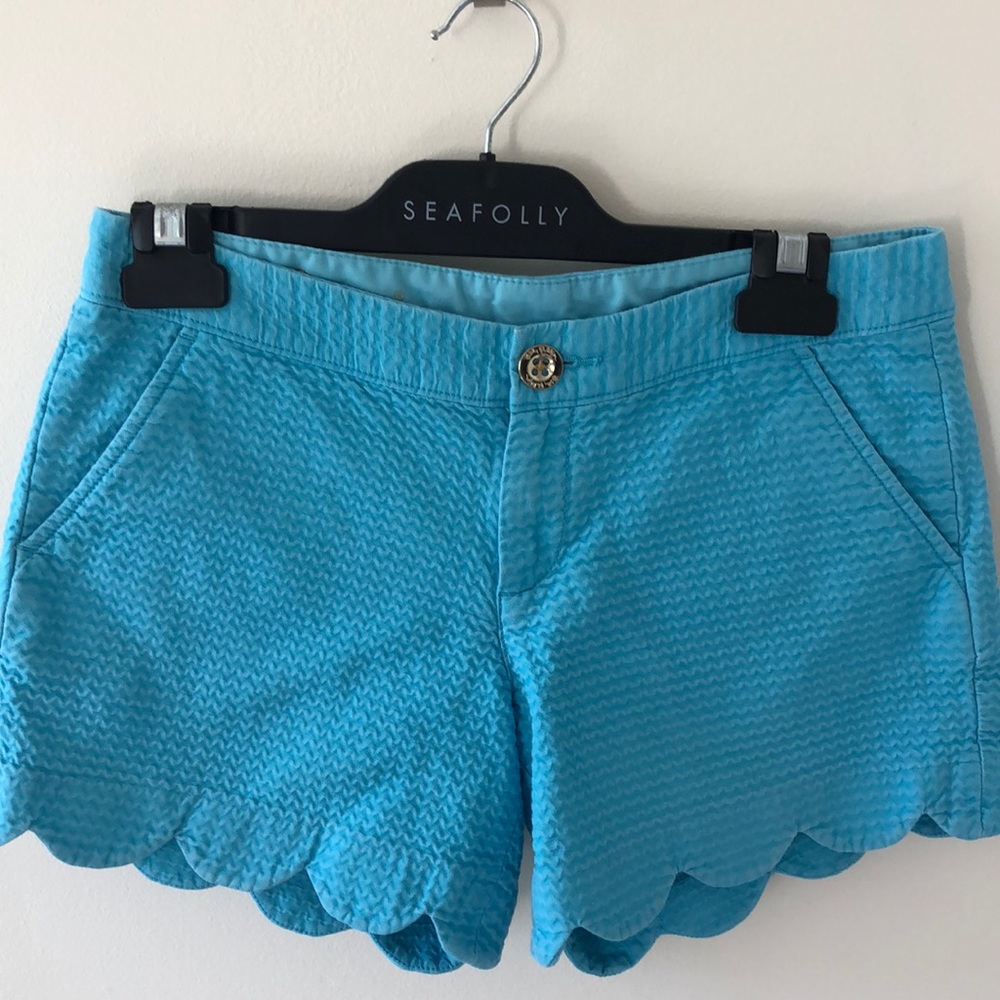 Blue scalloped Lilly Pulitzer women’s shorts